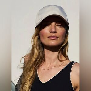 NWT Athleta Sateen Cap One Size In Bone